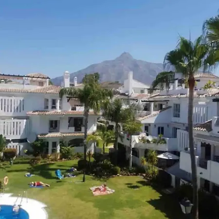 - Sleeps 6 Pool & Private Terrace شقة *