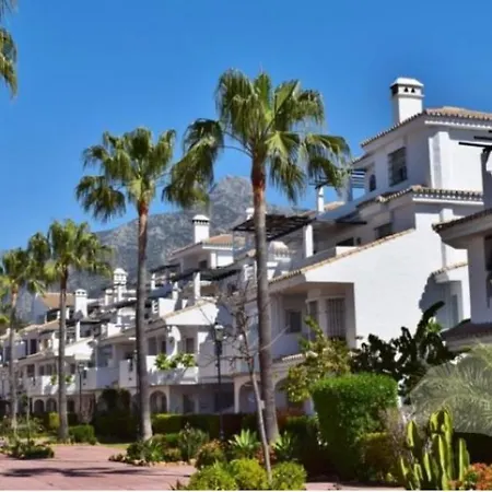 - Sleeps 6 Pool & Private Terrace *