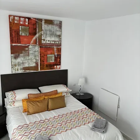 - Sleeps 6 Pool & Private Terrace