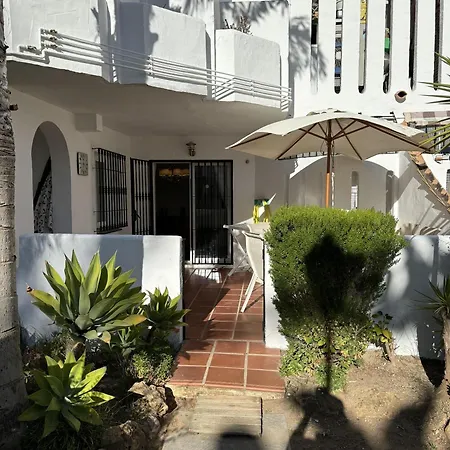 - Sleeps 6 Pool & Private Terrace *