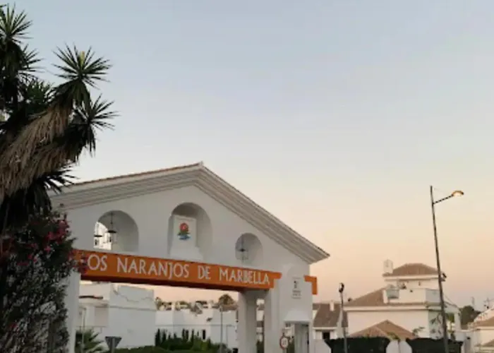 - Sleeps 6 Pool & Private Terrace アパート *