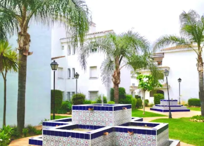 - Sleeps 6 Pool & Private Terrace Appartement