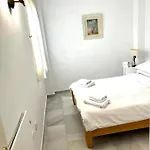 - Sleeps 6 Pool & Private Terrace 아파트