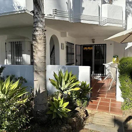 - Sleeps 6 Pool & Private Terrace * 마르베야