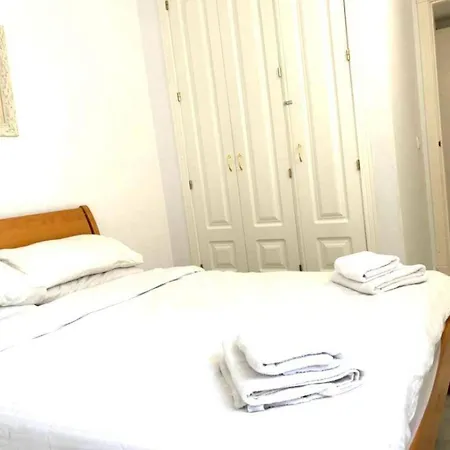 - Sleeps 6 Pool & Private Terrace Apartment *