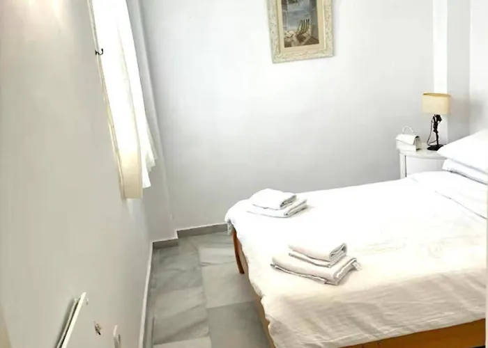 - Sleeps 6 Pool&private Terrace Apartment
